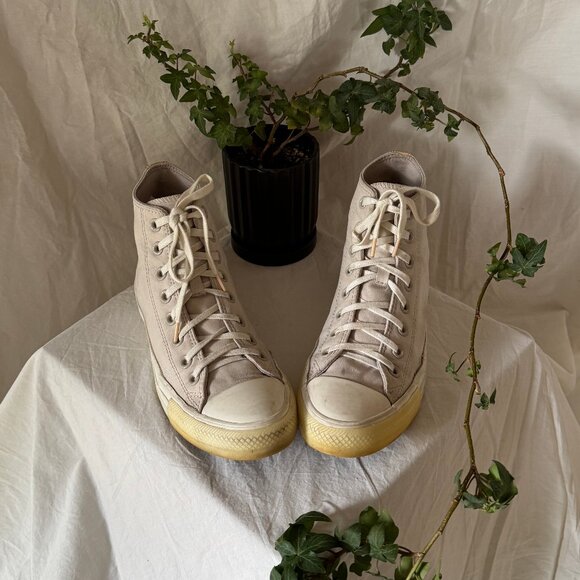 RARE! Converse CTAS Hi String / Crimson Tint / Egret  570304F - Picture 1 of 15